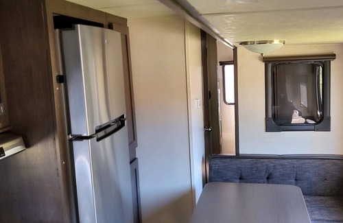 New Baltimore Casa | 37 foot camper on the water with a Boat Slip available