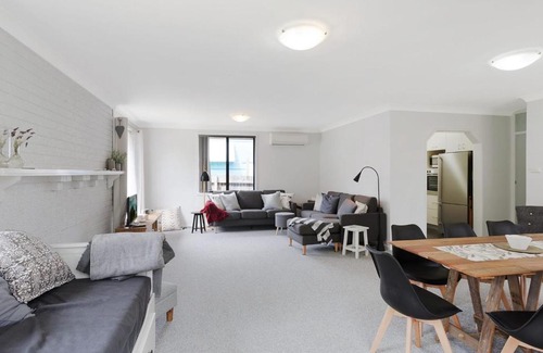 Dalmeny Casa | 37 Mort Avenue