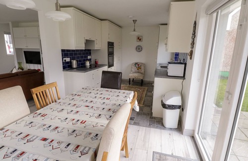 Enniscrone Cabaña | 38 CARROWHUBBOCK HOLIDAY VILLAGE in Enniscrone, County Sligo