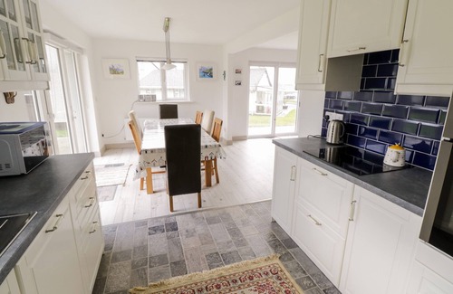 Enniscrone Cabaña | 38 CARROWHUBBOCK HOLIDAY VILLAGE in Enniscrone, County Sligo