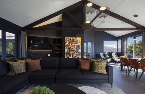 Queenstown Casa | 38 Edinburgh by MajorDomo - Premium 6 bedroom Home Close to town