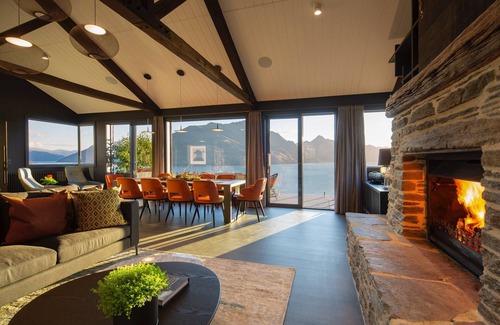 Queenstown Casa | 38 Edinburgh by MajorDomo - Premium 6 bedroom Home Close to town