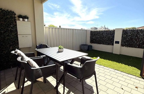 Pearsall Casa | 38 Suburban Family Retreat 3BR 2BA Baby-Friendly