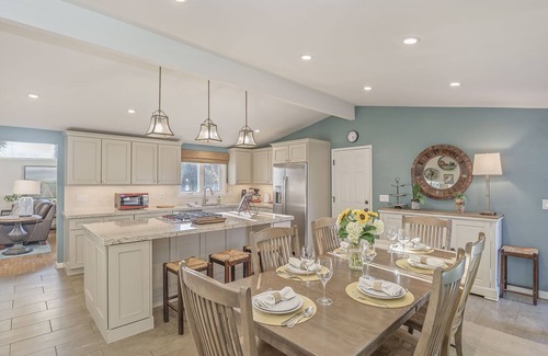 Mission Fields Casa | 3874 Mission Fields - Walk to Wonderful Barnyard and Crossroads Shopping!