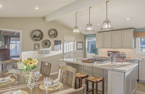 Mission Fields Casa | 3874 Mission Fields - Walk to Wonderful Barnyard and Crossroads Shopping!