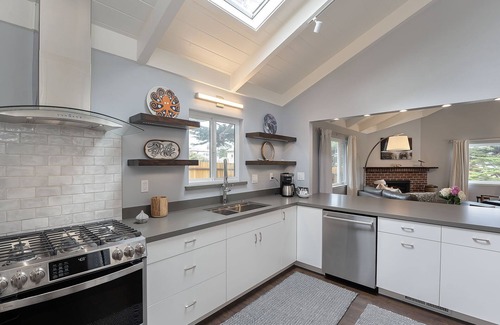 Del Monte Forest Casa | 3890 Cypress Rest - Remodeled Pebble Beach, Close to Golf, Walk to the Beach!