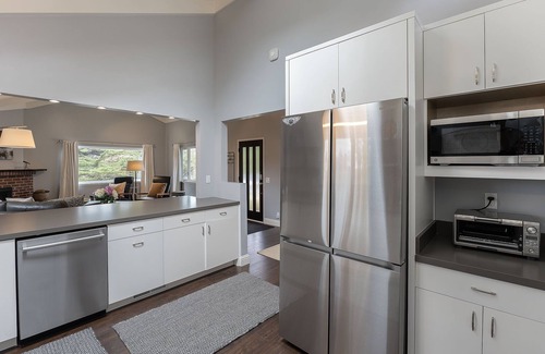 Del Monte Forest Casa | 3890 Cypress Rest - Remodeled Pebble Beach, Close to Golf, Walk to the Beach!