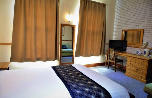 London Borough of Hounslow Apartamento | 39 Sri Gandha is located in New Bedfont.