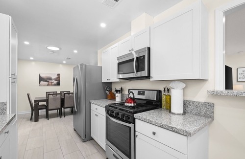 Fresno Casa | 3B/2Bth, Upgraded w Everything New, EasyA to US99