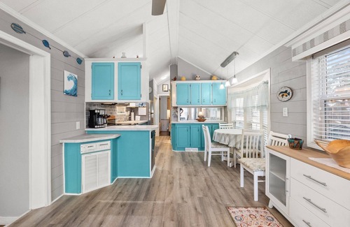 Upper Grand Lagoon Casa | 3b 3ba Home, Pet allowed, 2 Pools, Hot Tub, Gym