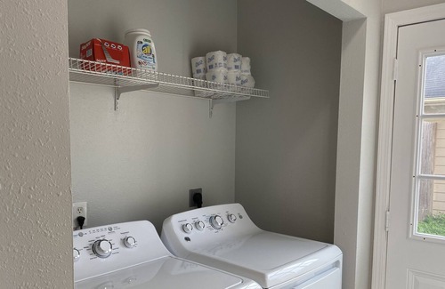 Pasadena Condominio | 3BD/2.5 Bath Condo Houston Area
