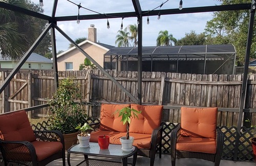 Sharpes Casa | 3bd 2 b. Heated pool 20 min from ocean and 45 from Walt Disney