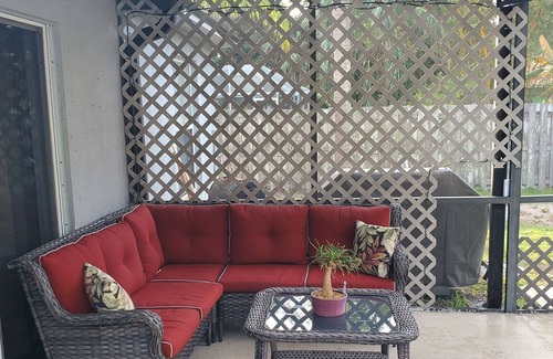 Sharpes Casa | 3bd 2 b. Heated pool 20 min from ocean and 45 from Walt Disney