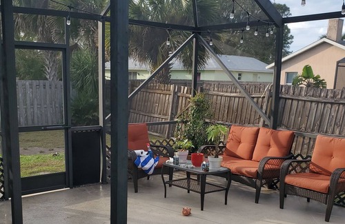 Sharpes Casa | 3bd 2 b. Heated pool 20 min from ocean and 45 from Walt Disney