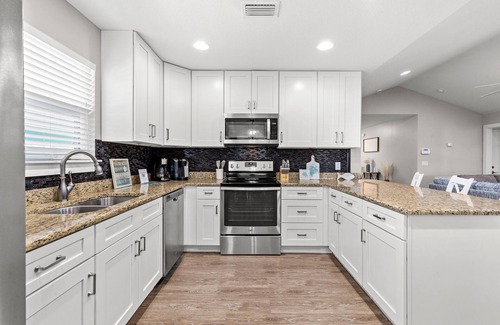 Laguna Beach Estates Casa | 3bd, 2BA Home! Family Friendly! Close to Beach! HOT Tub!