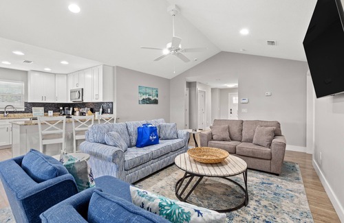 Laguna Beach Estates Casa | 3bd, 2BA Home! Family Friendly! Close to Beach! HOT Tub!