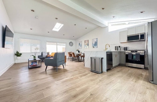 Southwest Anaheim Casa | 3BD+2BA/Playground/BBQ/10 mins to Disney