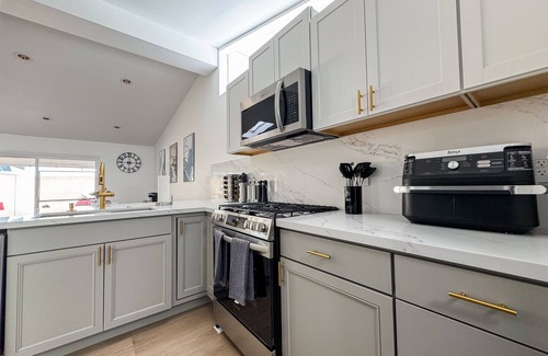 Southwest Anaheim Casa | 3BD+2BA/Playground/BBQ/10 mins to Disney