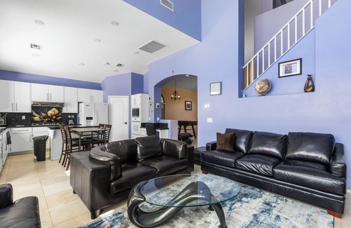 Spring Valley Casa | 3bd 3 bath delightful home 20 min Strip. 1 king 2 queen sofabed pool spa, garage
