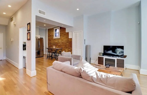 North Capitol Street Casa | 3BD Classic Victorian in Downtown DC