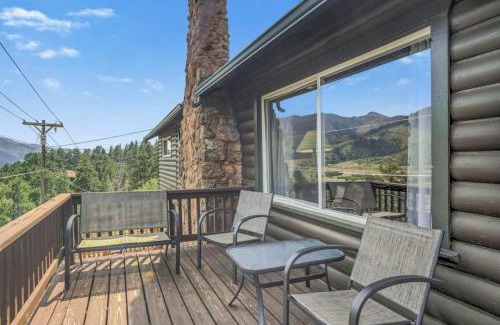 Cascade-Chipita Park Casa | 3BD Cowboy Cabin Pikes Peak Mountain Log Cabin