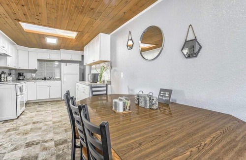 Southeast Colorado Springs Casa | 3BD Dog Friendly Mid-Term & Corporate Rental