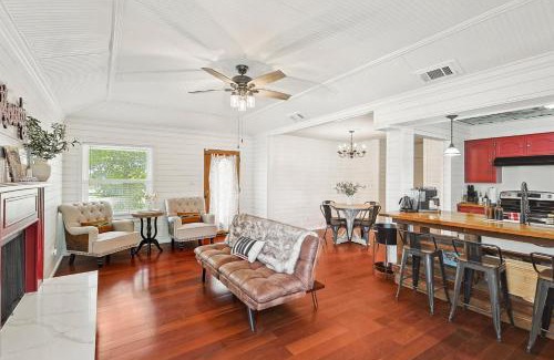 McKinney Casa | 3BD Farmhouse Country Living - Pool Patio Firepit