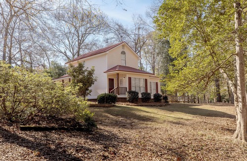 Kathleen Casa | AtHome+1 Stay | Large Yard | Family Friendly