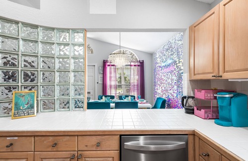 Croissant Park Casa | 3bd: Pool and 15 Mins to Beach & Airport Retreat