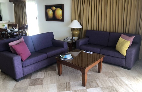 Marina Vallarta Complejo | 3BDR A Beach Oceanfront Suite at Vela's Vallarta. Hear the waves; walk to marina