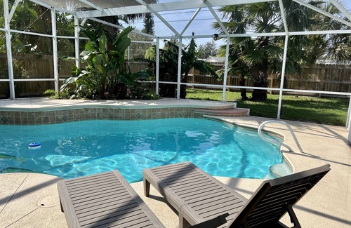 Palm Bay Casa | 3BDR house, HEATED enclosed pool, fully fenced yard, 25 min to beach, dog ok