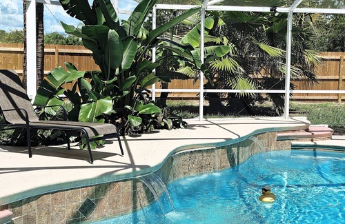 Palm Bay Casa | 3BDR house, HEATED enclosed pool, fully fenced yard, 25 min to beach, dog ok