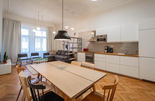 Nove Mesto Apartamento | 3BDR main square spacious designed apartment