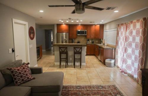 Tami Estates Casa | 3bdr Remodeled Scottsdale Desert Pool Oasis and Entertainment