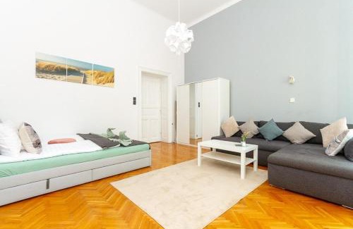 Belso-Ferencvaros Apartamento | 3BDR Spacious Stay Getaway Suite by NW