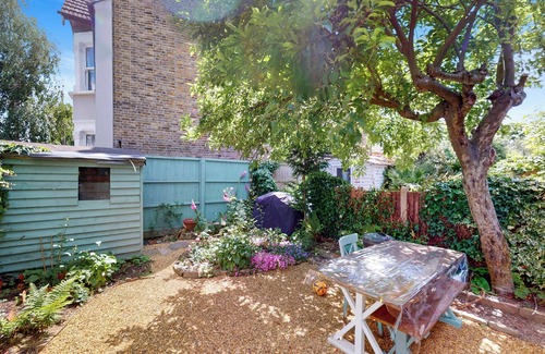 Walpole Casa | 3Bed, 2.5Bath House w/ Garden near Hanwell Station