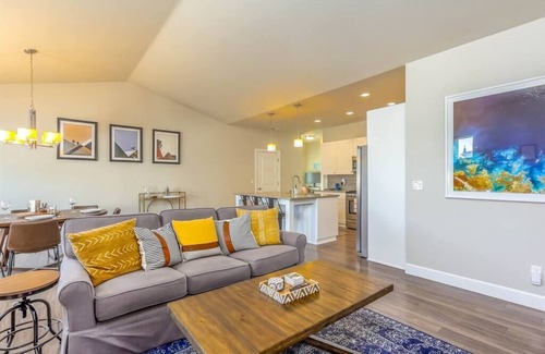 Old Farm District Casa | 3Bed/2 Bath, Pet friendly,Fenced Backyard, Bend OR