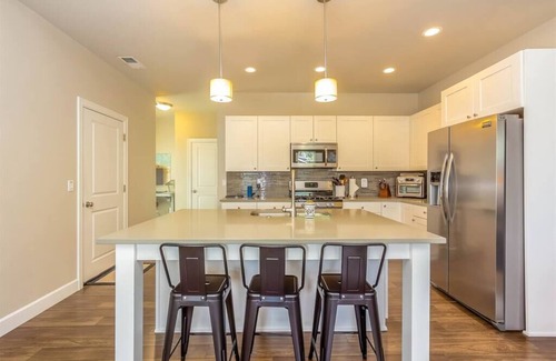 Old Farm District Casa | 3Bed/2 Bath, Pet friendly,Fenced Backyard, Bend OR