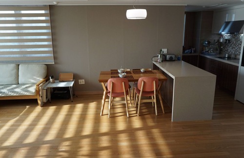 Jungnim-dong Condominio | 3Bed 2Bath Condo, Seoul Tower View, 400m from Seoul Station