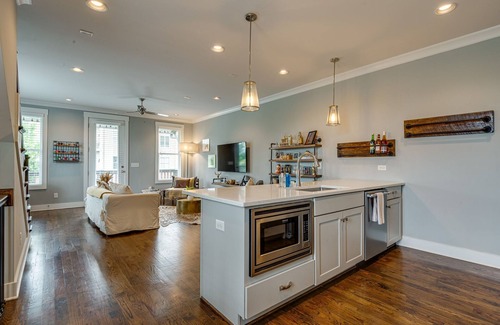 Woodland in Waverly Casa | 3Bed/3Bath minutes from Downtown Nashville!