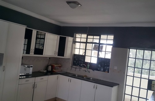 Lavington Apartamento | 3 dormitorios 3 baños más cuarto de servicio