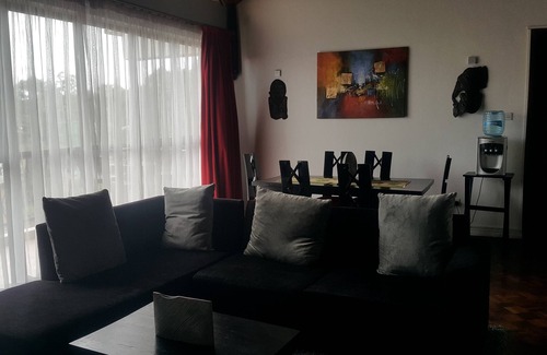 Lavington Apartamento | 3 dormitorios 3 baños más cuarto de servicio