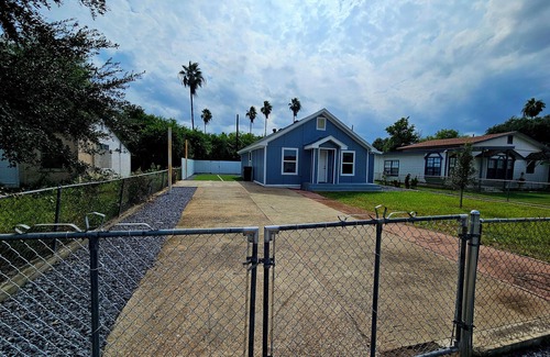 McAllen Casa | house 5 min plaza mall,hospitals,restaurants shopping centers,target, tjmax,Ross
