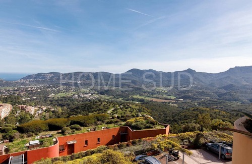 Mandelieu-La-Napoule Apartamento | 3bedrooms with sea view and private pool
