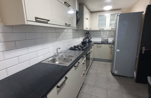 St. Mary's Park Apartamento | 3Beds Family Friendly in London with good transport links. Close to Victoria