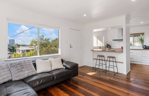 Brisbane Casa | 3Beds Value & Comfort Stay | Airport, CBD & Cafes