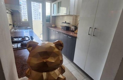 Noida Apartamento | 3BHK/2BHK Pool facing oasis