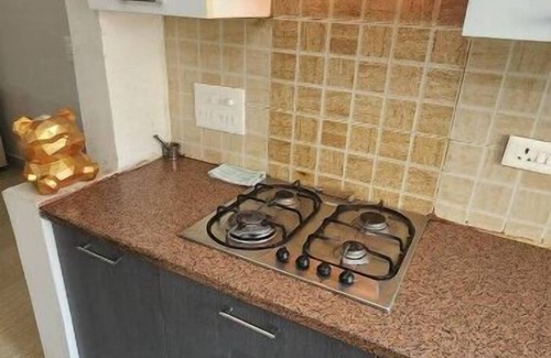 Noida Apartamento | 3BHK/2BHK Pool facing oasis