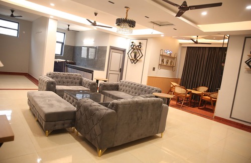 Faridabad Apartamento | 3BHK for fun party or peaceful stay cation dedicated for you!