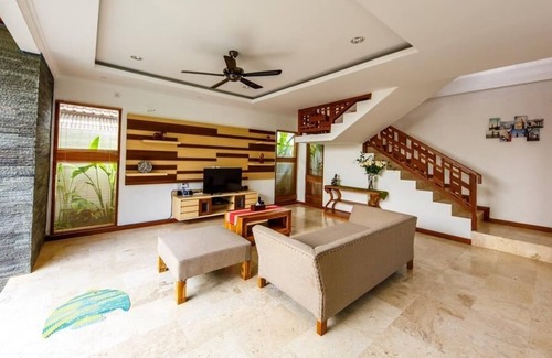 Nakula Villa | 3BR 15 minutos a la playa, Seminyak central # 2
